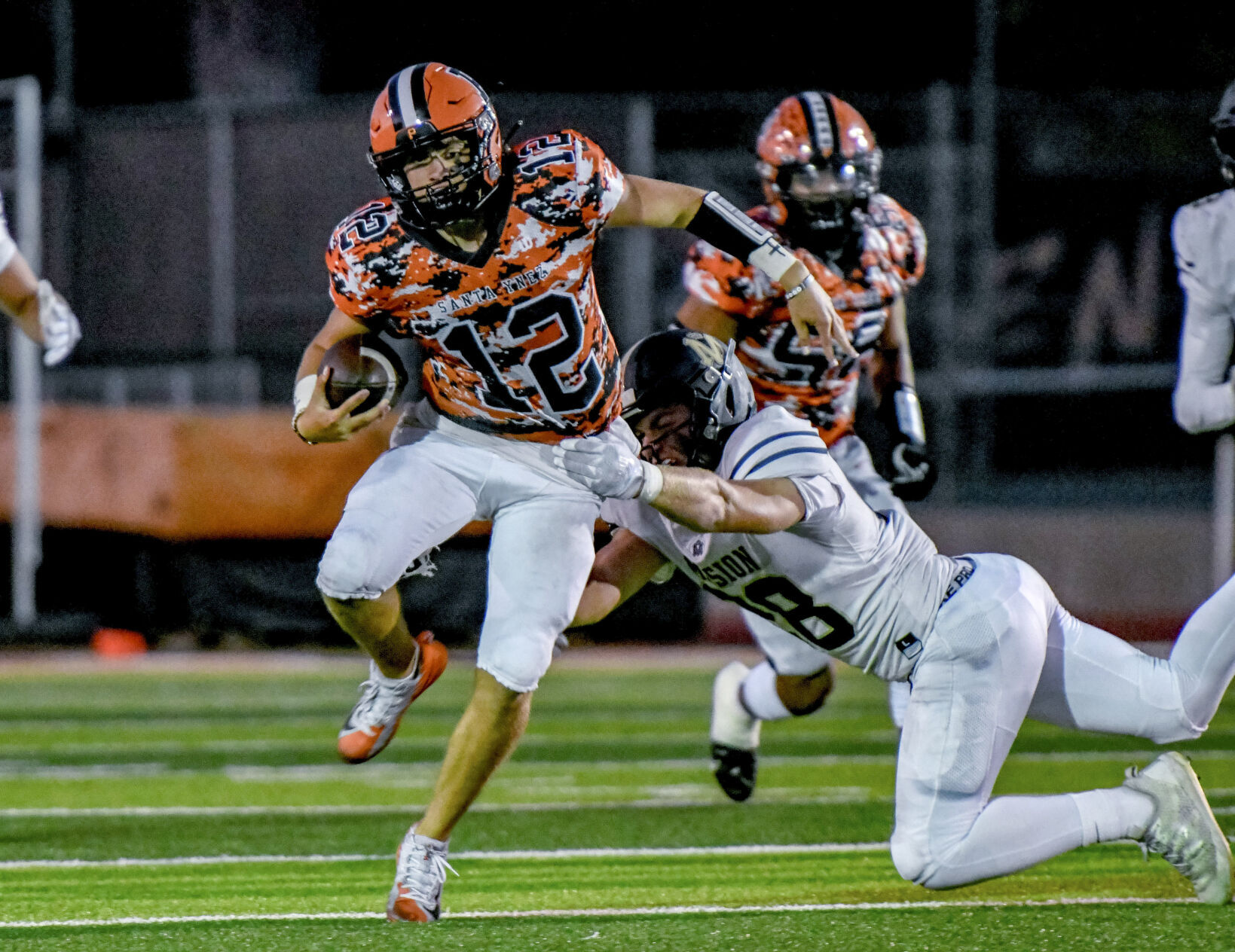 091622 MP SY football 03.JPG